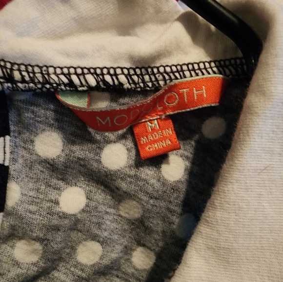 Womens Modcloth tank top size M - Picture 2 of 2